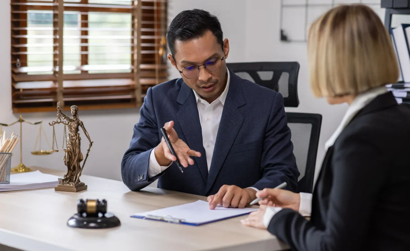 New Orleans Louisiana auto accident attorney on busy I-10 highway