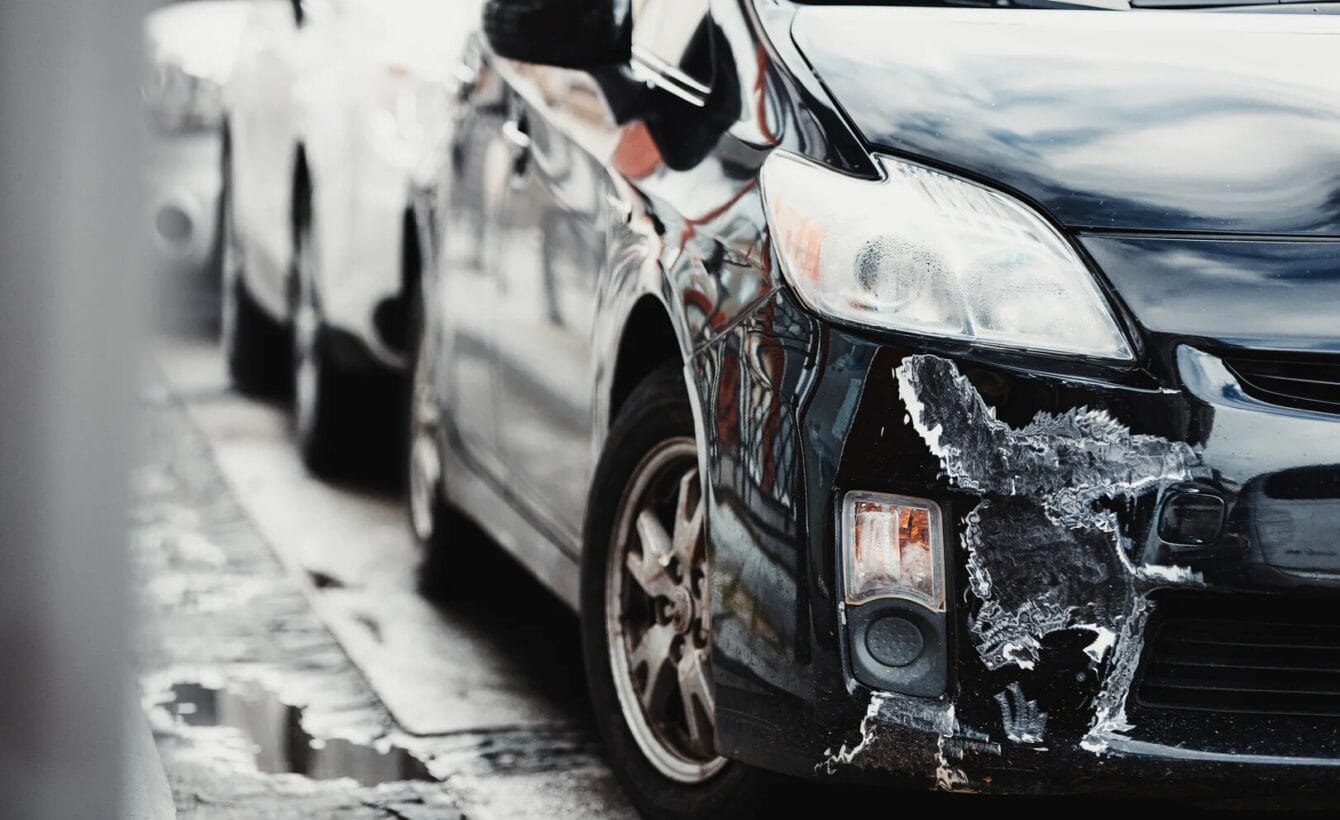 5-reasons-injured-cab-passengers-need-a-gretna-taxi-accident-lawyer-image taxi on a Gretna street