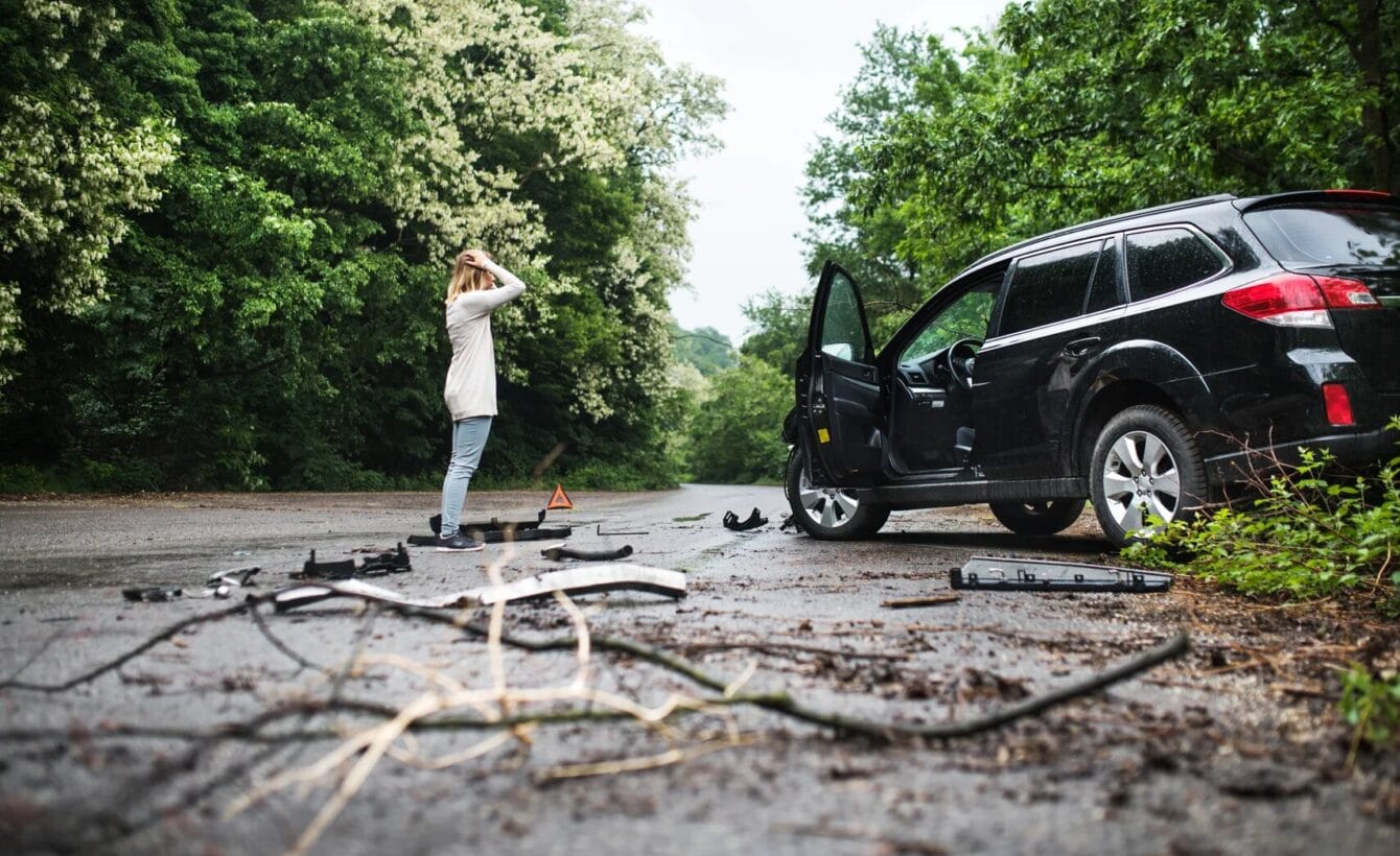 can-i-sue-uber-after-a-crash-in-gretna-image Rideshare accident scene on a Gretna Louisiana roadway